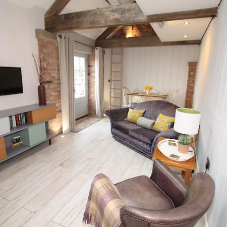 The Hayloft - Cheshire Villa Crewe Eksteriør bilde